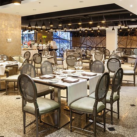 Hotel Regal Pacific Santiago Luaran gambar The interior of the restaurant