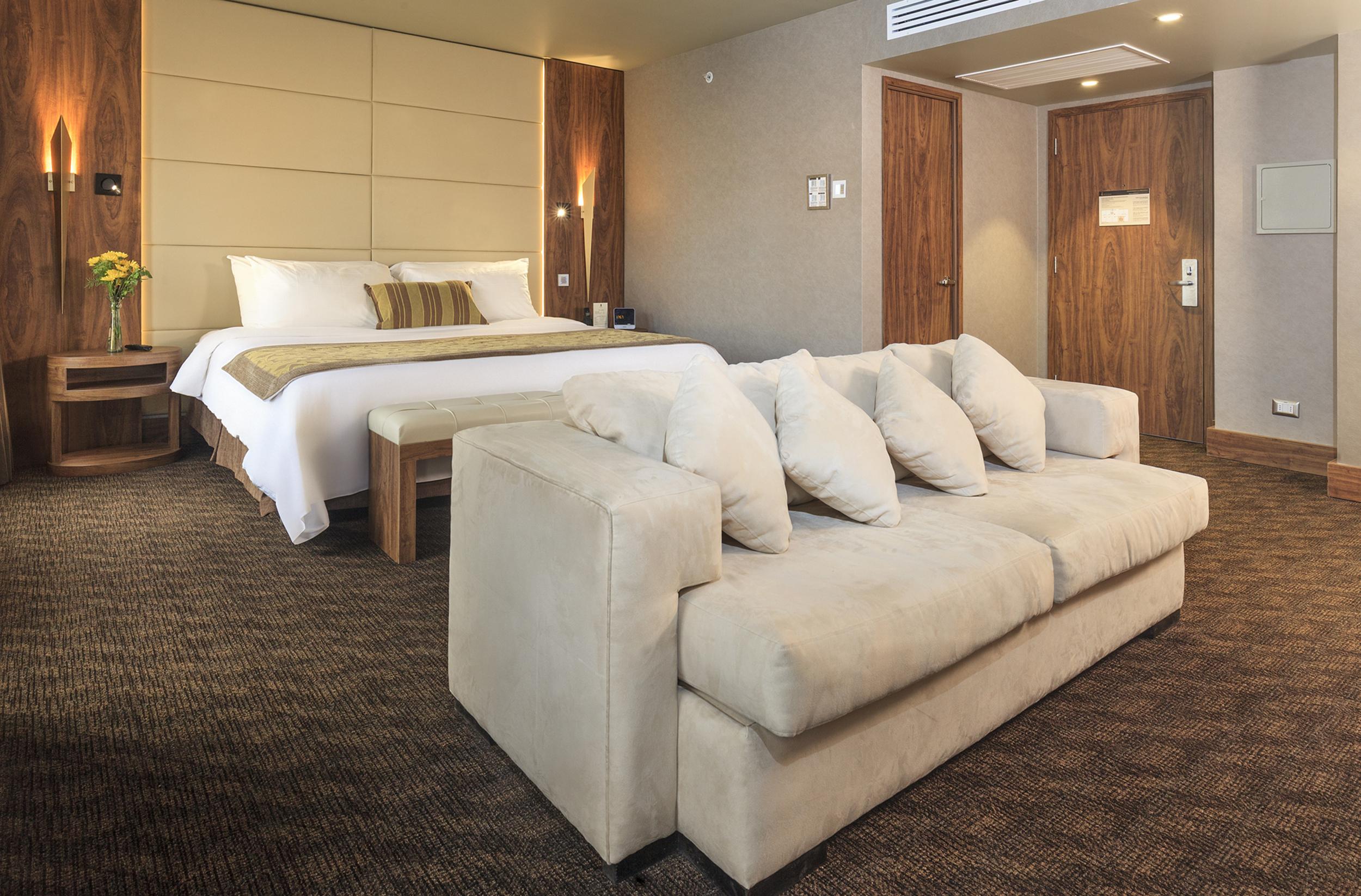 Hotel Regal Pacific Santiago Luaran gambar Suite at the Radisson Blu Hotel, Brussels
