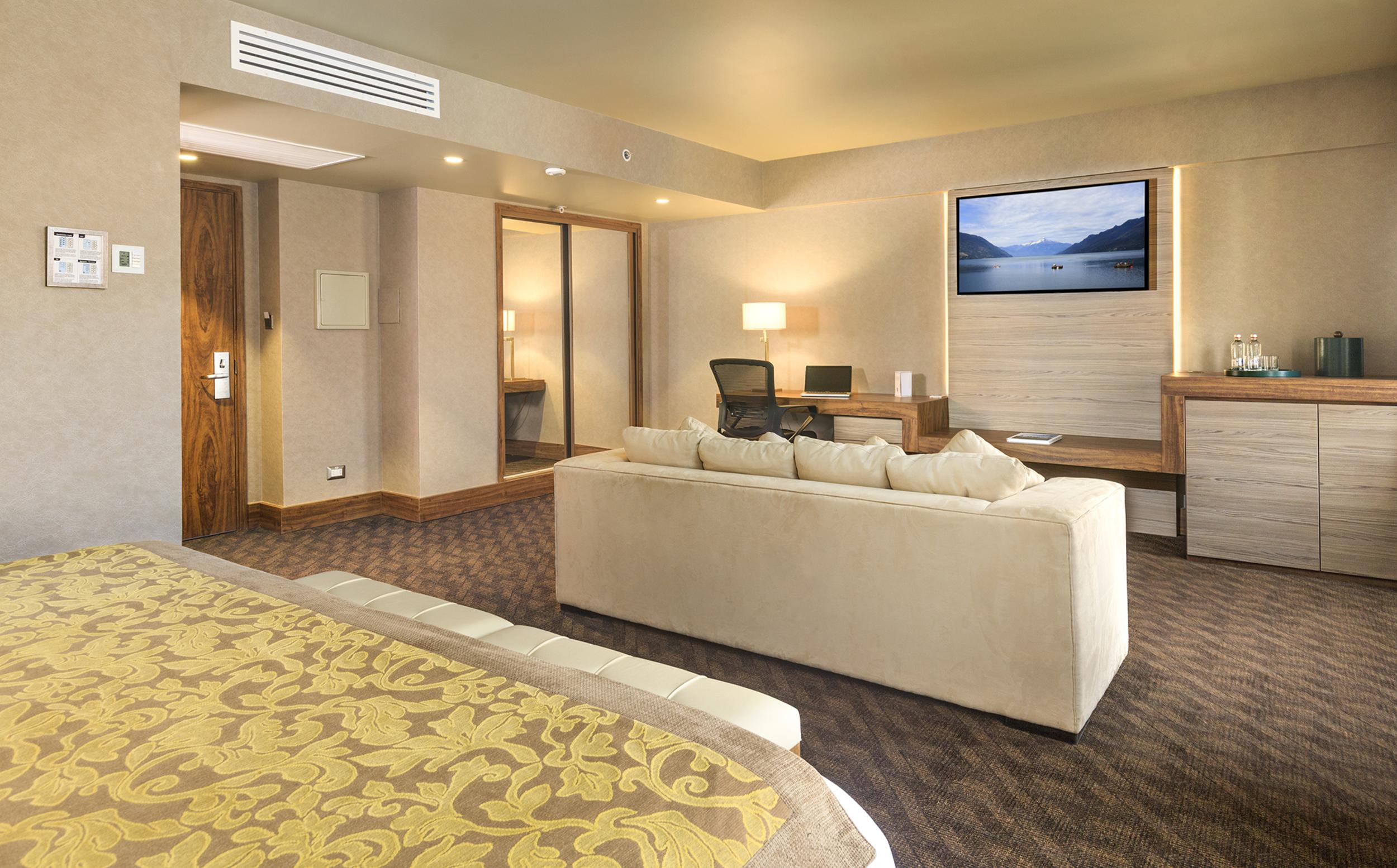 Hotel Regal Pacific Santiago Luaran gambar A suite at the hotel