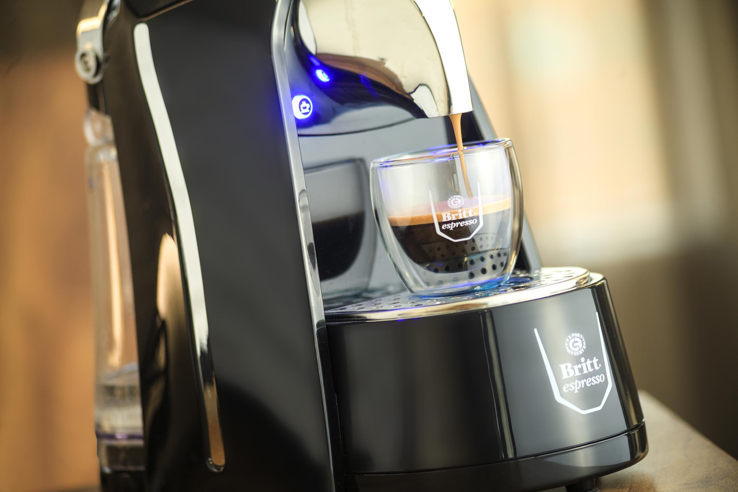 Hotel Regal Pacific Santiago Luaran gambar Brewing a cup of coffee