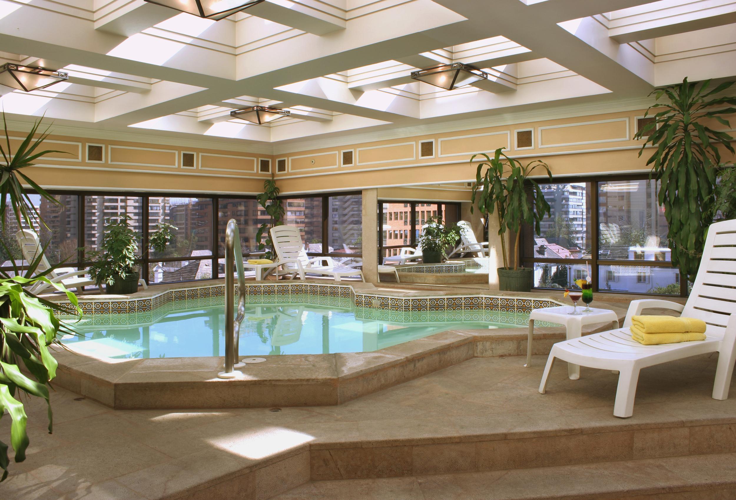 Hotel Regal Pacific Santiago Luaran gambar The pool at the Four Seasons Hotel
