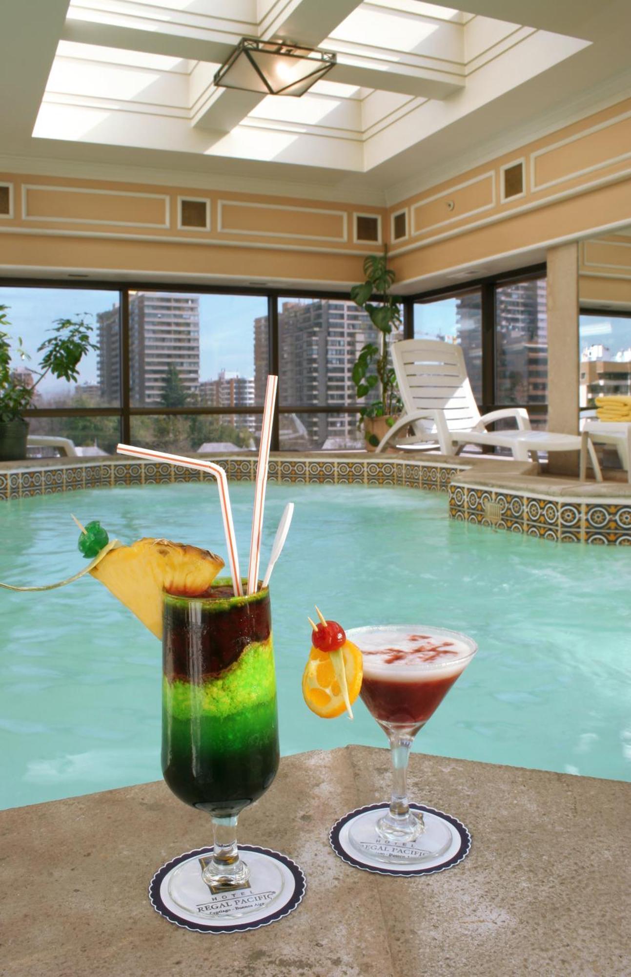 Hotel Regal Pacific Santiago Luaran gambar Pool at the hotel