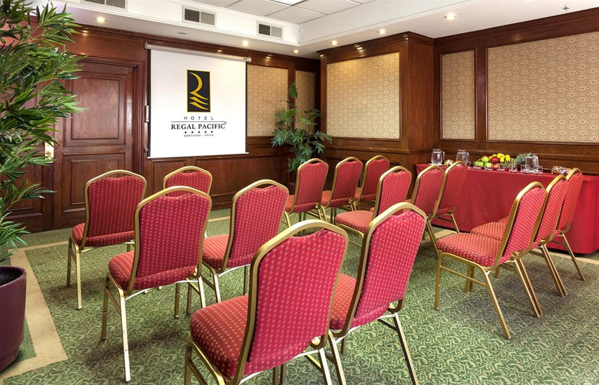 Hotel Regal Pacific Santiago Luaran gambar A meeting room at the Royal Regency Hotel