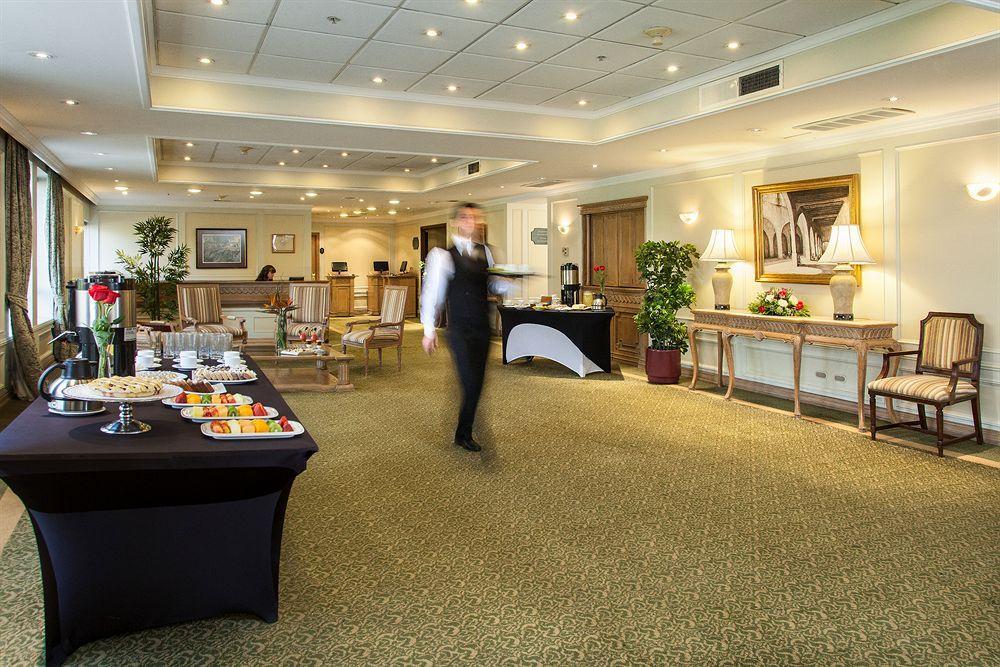Hotel Regal Pacific Santiago Luaran gambar A typical hotel lobby
