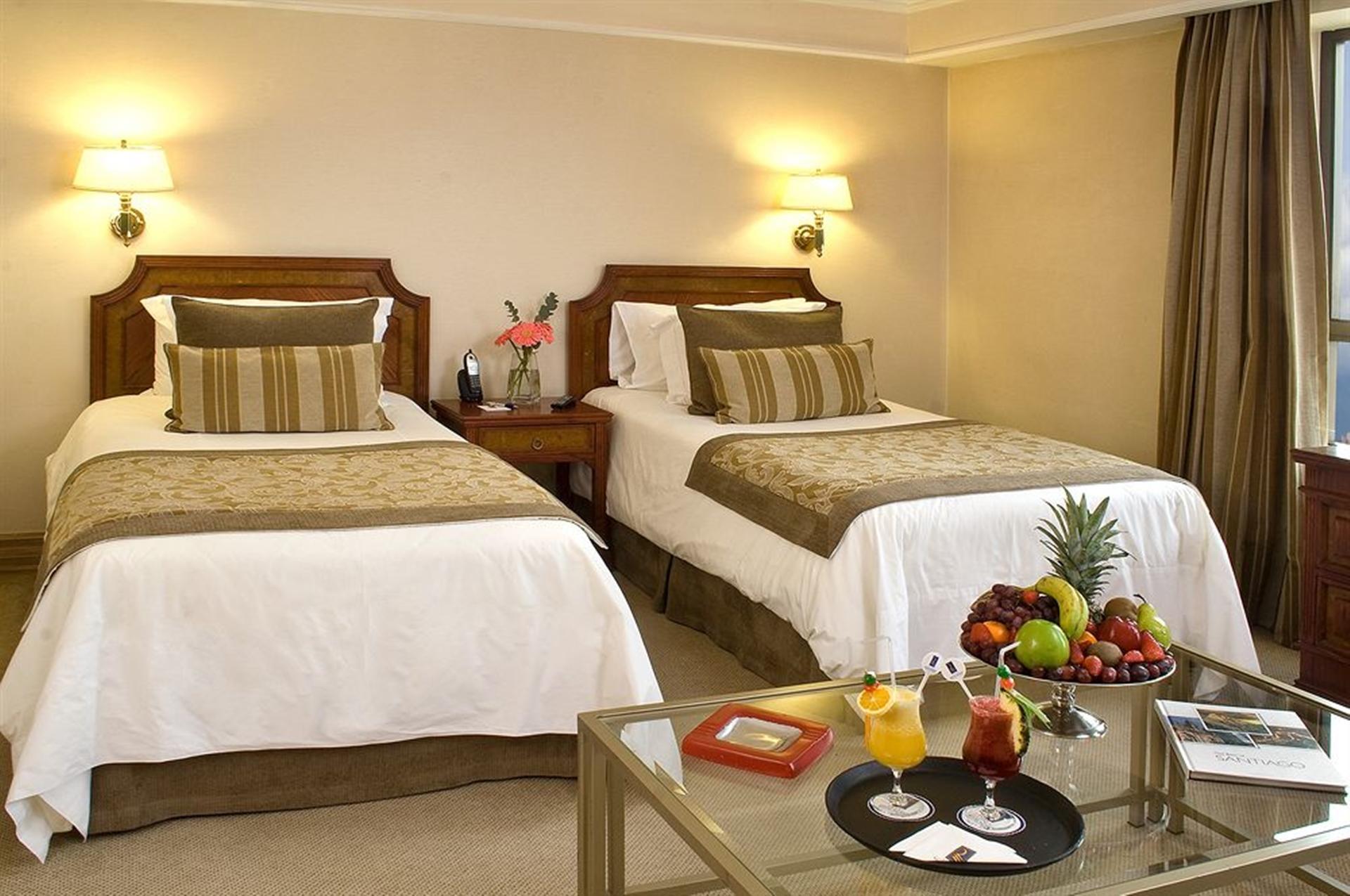 Hotel Regal Pacific Santiago Luaran gambar A room at the hotel