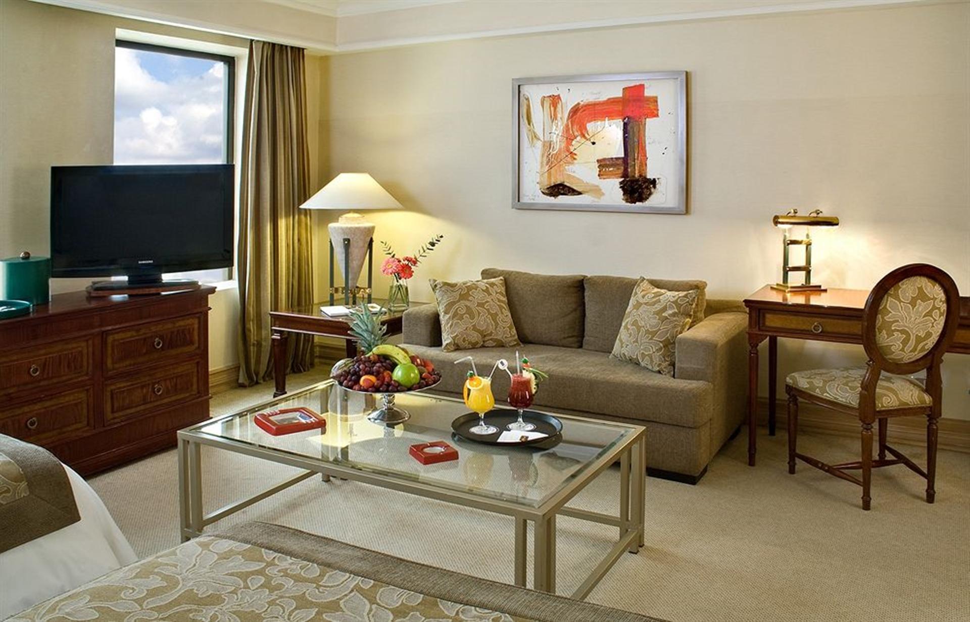 Hotel Regal Pacific Santiago Luaran gambar A living room