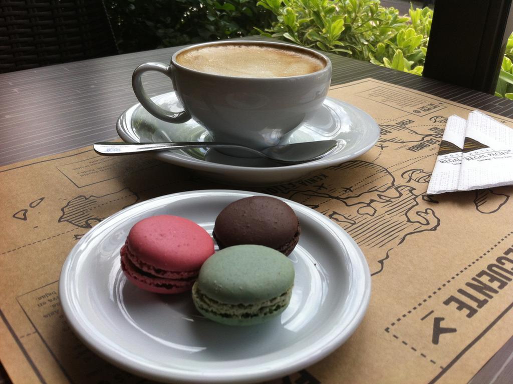 Hotel Regal Pacific Santiago Luaran gambar Macarons and coffee